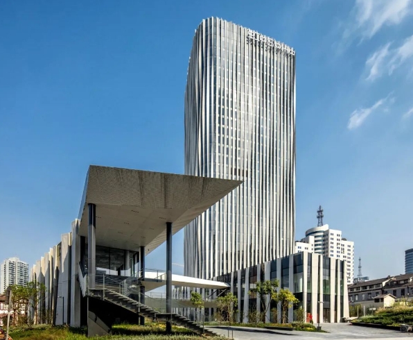 上海吉匯大廈：隈研吾打造上海摩天新寵，光影變幻引領(lǐng)辦公新潮流